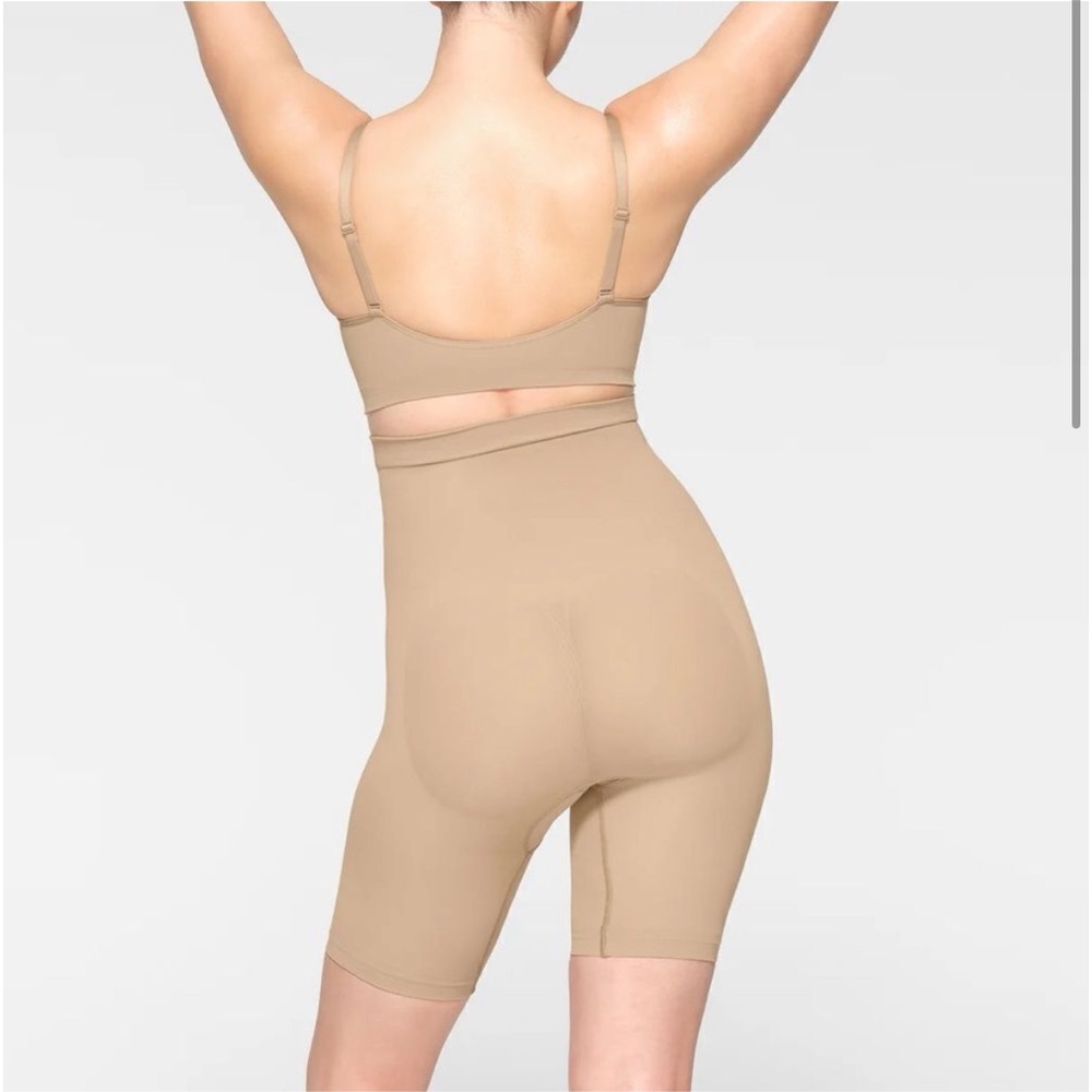 EUC Skims Shapework Short Small/Medium - Picture 2 of 6